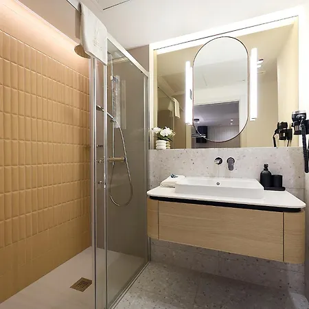 Golden Hour Apartments- Loft H 104 *